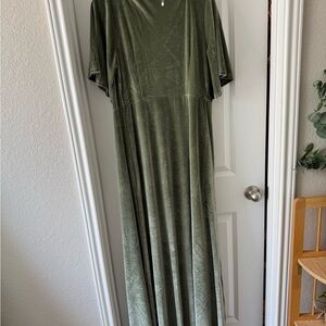 Elegant Green Velvet Bridesmaid Dress
